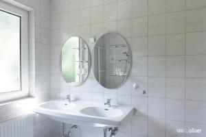 Phòng tắm tại Haus Ingeborg