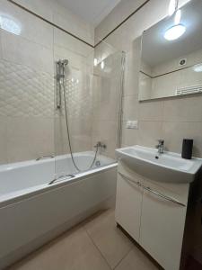 Koupelna v ubytování Apartament Sky