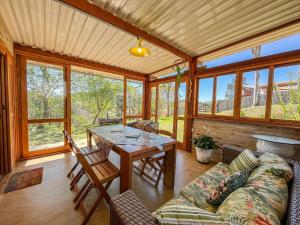 Khu vực ghế ngồi tại ECO GLAMPING BRASIL Santa Branca SP