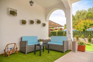 A seating area at Villa Milla