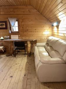 Φωτογραφία από το άλμπουμ του Room King at Ranch Kaja&Grom σε Vojnik