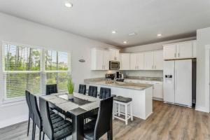 Nhà bếp/bếp nhỏ tại The White Sand House