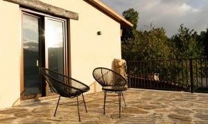 A balcony or terrace at Ecolagar O Barqueiro