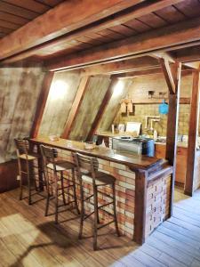 O bucătărie sau chicinetă la Vila Treska 98