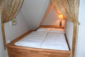 Llit o llits en una habitació de Lovely 2-Bed Apartment in townhouse in Gram