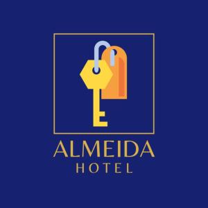um logótipo para um hotel com uma chave e as palavras hotel almanaque em Almeida hotel 