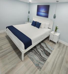 Postel nebo postele na pokoji v ubytování Rock Reef Resort
