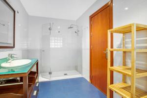 Kúpeľňa v ubytovaní Apt Alameda de Colon Solo Familias + 21 fotografií