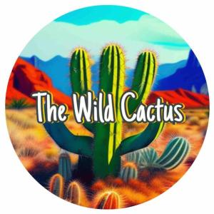 naklejka kaktusowa z dzikimi kaktusami w obiekcie NEW*The Wild Cactus- Best of LBK w/TennisCourts w mieście Lubbock