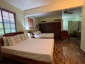 Un ou plusieurs lits dans un hébergement de l'établissement Castlevue B&B
