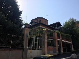 Budova, v ktorej sa apartmán nachádza