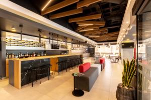 Lounge nebo bar v ubytování ibis Tijuana