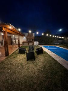 Swimmingpoolen hos eller tæt på Casa entre Viñas y Montaña