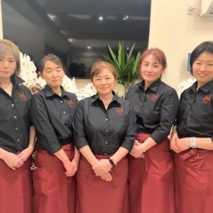 a group of women posing for a picture at Tomarudake Nozawa in Hitoegane