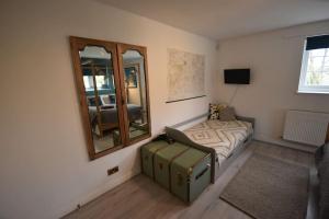 Fotografie z fotogalerie ubytování Rural Retreat w/ Hot Tub & River, Sleeps 12 Guests v destinaci Tenbury
