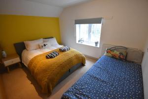 Fotografie z fotogalerie ubytování Rural Retreat w/ Hot Tub & River, Sleeps 12 Guests v destinaci Tenbury