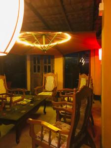 Posezení v ubytování Coca Cola Hostel Malabe