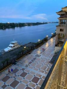 Permandangan sungai dekat dengan apartmen