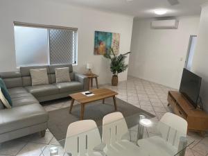 TV a/nebo společenská místnost v ubytování Clearwater Noosa Resort