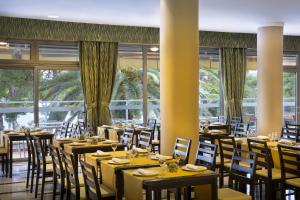 Restaurace v ubytování Aminess Vival Grand Azur Hotel