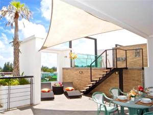 Μπαλκόνι ή βεράντα στο Kamala Regent Beautiful 3 Bedrooms Apartment