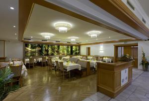 A restaurant or other place to eat at Wellnesshotel Aumühle