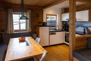 Köök või kööginurk majutusasutuses Chalet Heidi