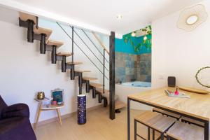 Fotografie z fotogalerie ubytování Mb Room - Appartement jacuzzi 4 étoiles Merveille v destinaci Puget-sur Argens