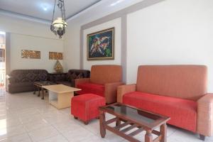 Predel za sedenje v nastanitvi Urbanview Syariah Wisma Wongso Borobudur
