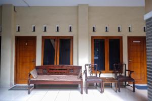 Predel za sedenje v nastanitvi Urbanview Syariah Wisma Wongso Borobudur