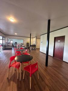 Posezení v ubytování GEORGE ADVENTURE BASE BUNDU TUHAN