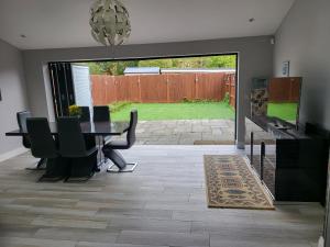 Χώρος καθιστικού στο 3 bedroom spacious house with parking