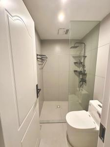Bagno di ZHome-Three floors 4 bedrooms - near Nanjing Road