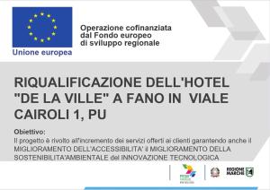 Una página falsa de un falso documento del parlamento europeo en Hotel De La Ville depandance di Hotel Augustus, en Fano