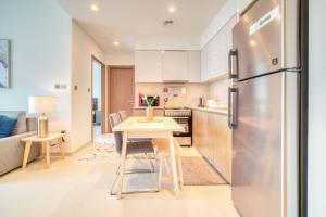 Kuchyň nebo kuchyňský kout v ubytování Burj Royale, Downtown Dubai - Mint Stay
