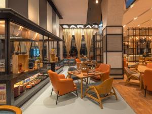 ibis Thane - An Accor Brand的休息区