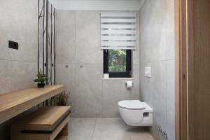 Łazienka w obiekcie Luxury design Villa Maell with private pool and high level of privacy - WiiBuk