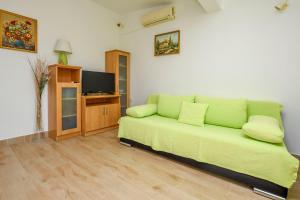 Μια τηλεόραση ή/και κέντρο ψυχαγωγίας στο Apartments Branko