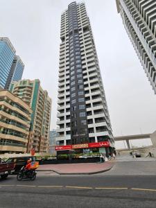 Fotografie z fotogalerie ubytování Cosy 2 bedroom apartment v Dubaji