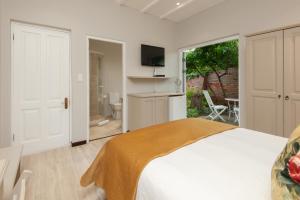 Giường trong phòng chung tại Villa Blu Guesthouse +22 ảnh