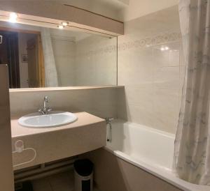 Ένα μπάνιο στο Résidence Atrey 205 Clés Blanches Courchevel