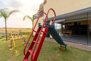 Zona de juegos infantil en Chácara , sossego e natureza em Araçoiaba da Serra