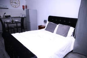 Легло или легла в стая в The Lodge Oldham
