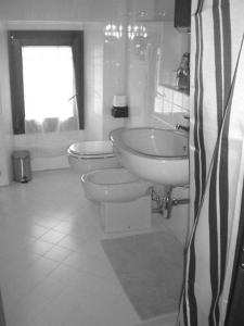 Locanda dei Fienili del Campiaro tesisinde bir banyo
