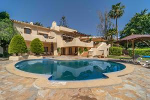 Bazén v ubytování Stunning Front Line Golf Villa - La Manga Club nebo v jeho okolí