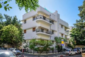New Modern & Quiet 2BR/2 Bath By Frishman Beach