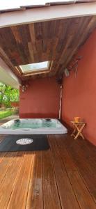 Ảnh trong thư viện ảnh của Maison Floirac 6 personnes avec spa ở Floirac