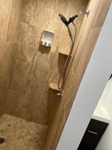 Ванна кімната в Make yourself at home 1BR -1BA suite near airport