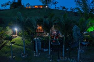 Giardino di Glamping Montecarlo Domo Geodesico y Sauna Finlandés Guatapé