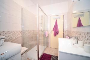 Koupelna v ubytování Holiday Home Lucija + 27 fotografií